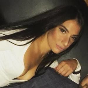 Meet your Posher, Roxanne